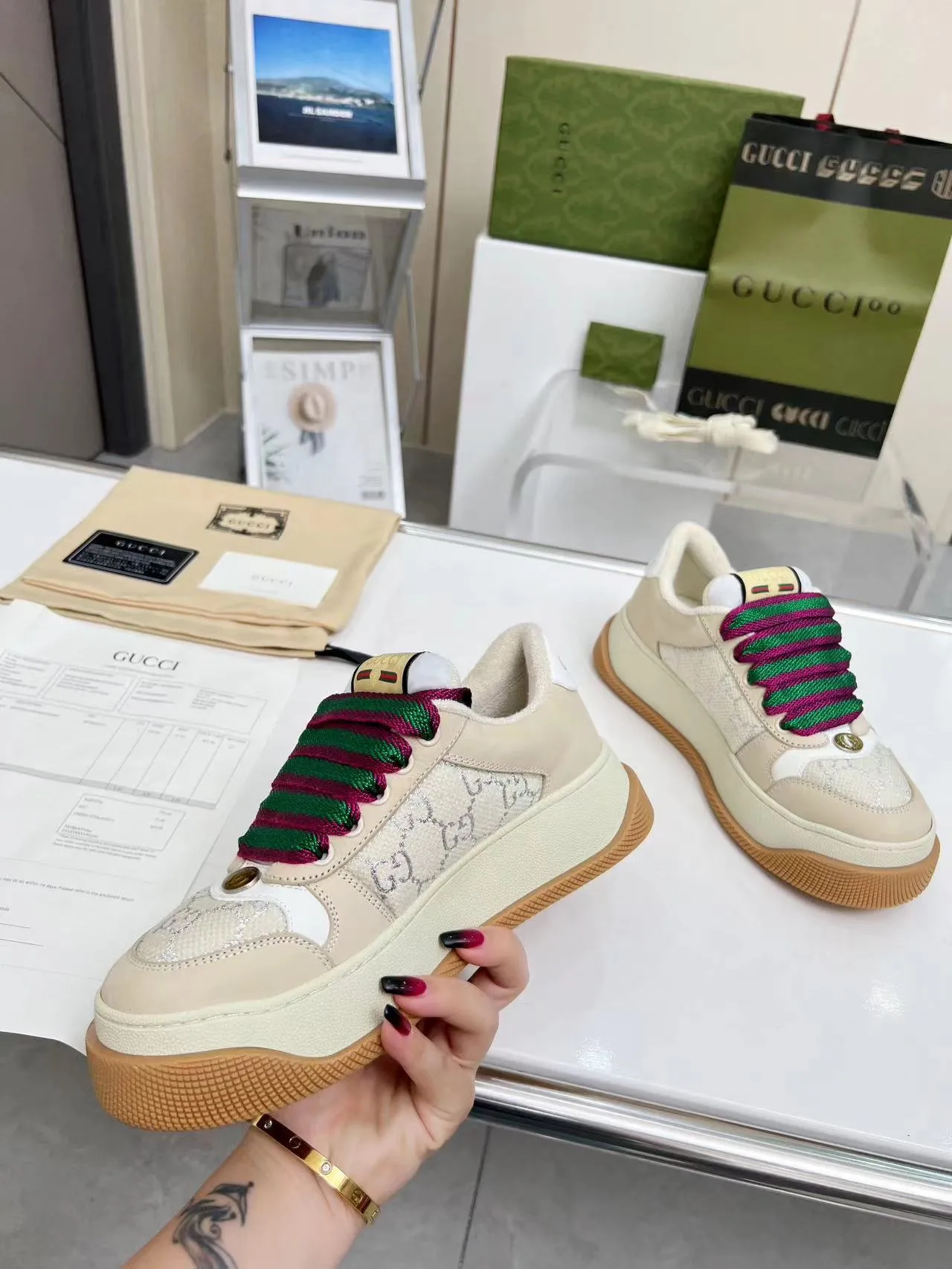 👟👟Ex-factory price 520👟👟 Women's Shoes Women's Clothing Gucci New Screener Series Couple's Style Chubby Bread Shoes Small Dirty Shoes Fatty Double G Casual Sneakers Original purchase Development Original purchase Develop The Screener series of sneakers are inspired by the classic sneakers of the 1970s and named after the defensive action in sports. They are decorated with striped webbing on the side and embellished with retro Gucci logos. These sneakers are made of GG canvas. Purple leather details add depth to the piece with sharp contrast, and the details are fuller. Exquisite packaging at the delivery counter Fabric: Original imported cowhide + double G fabric Lining: Original customized breathable towel velvet Sole: Original molded T👟👟 Factory price U outsole Sole thickness: 6CM Size: Women's 35-40 / Men's 39-45